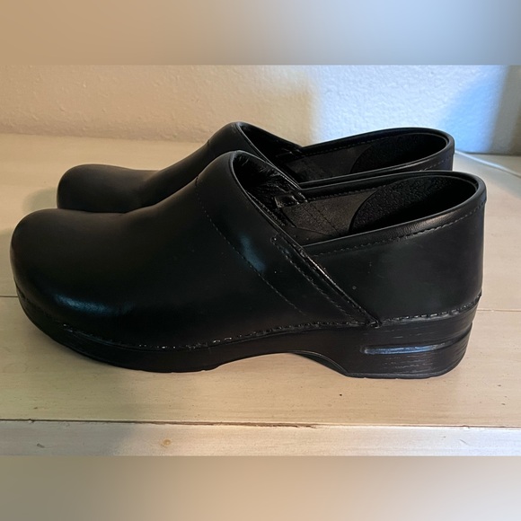 Dansko Shoes - Dansko Women’s Clogs Black